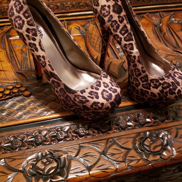 Shoes - Picture 2 of 2